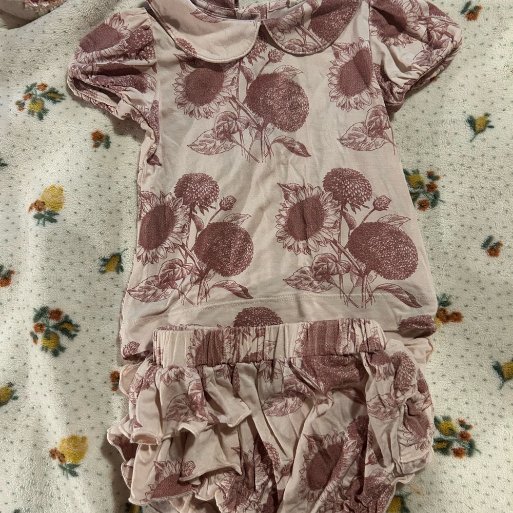 Kate Quinn Bamboo Baby Outfit with Sunflower Print 3-6months